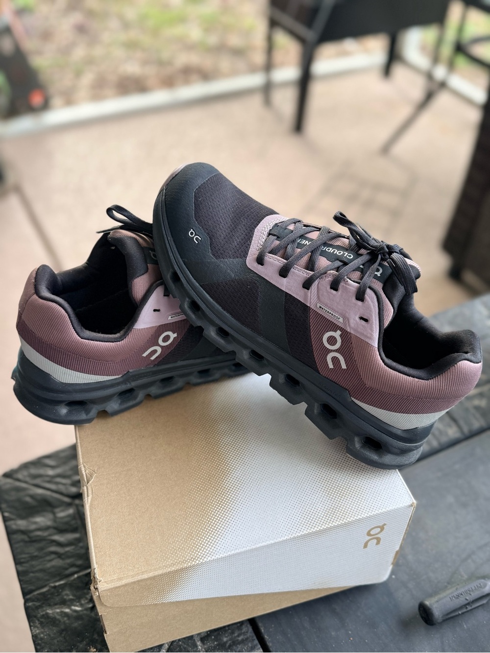 On Cloud Running Cloud-surfer Waterproof black and Mauve worn once!!! - Picture 2 of 4